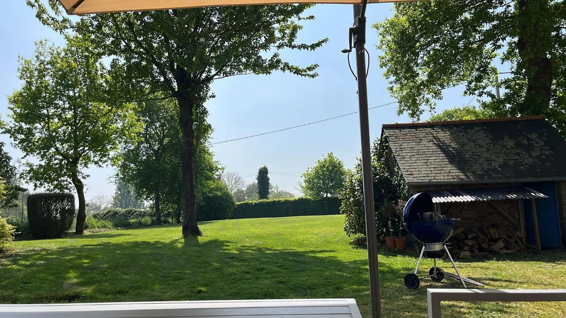 Chambre Avec Charme & Jardin Saint-Remy-du-Plein 0*,  فرنسا